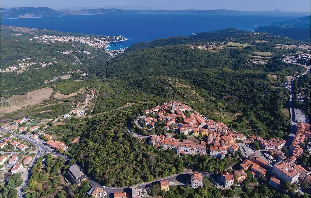 Gorgeous Apartment In Rabac With Kitchen